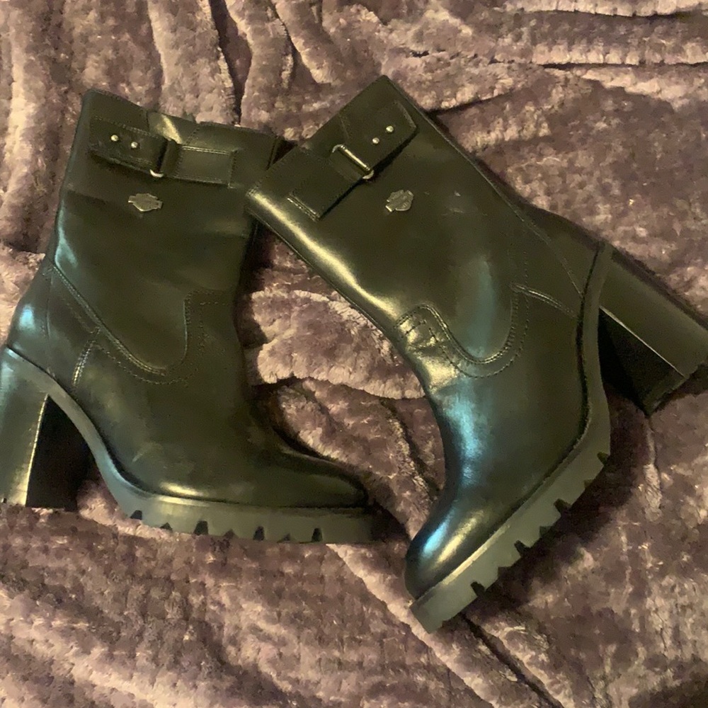 D8473 Adina Harley-Davidson boot! Never worn. Very soft and comfortable. Size 7